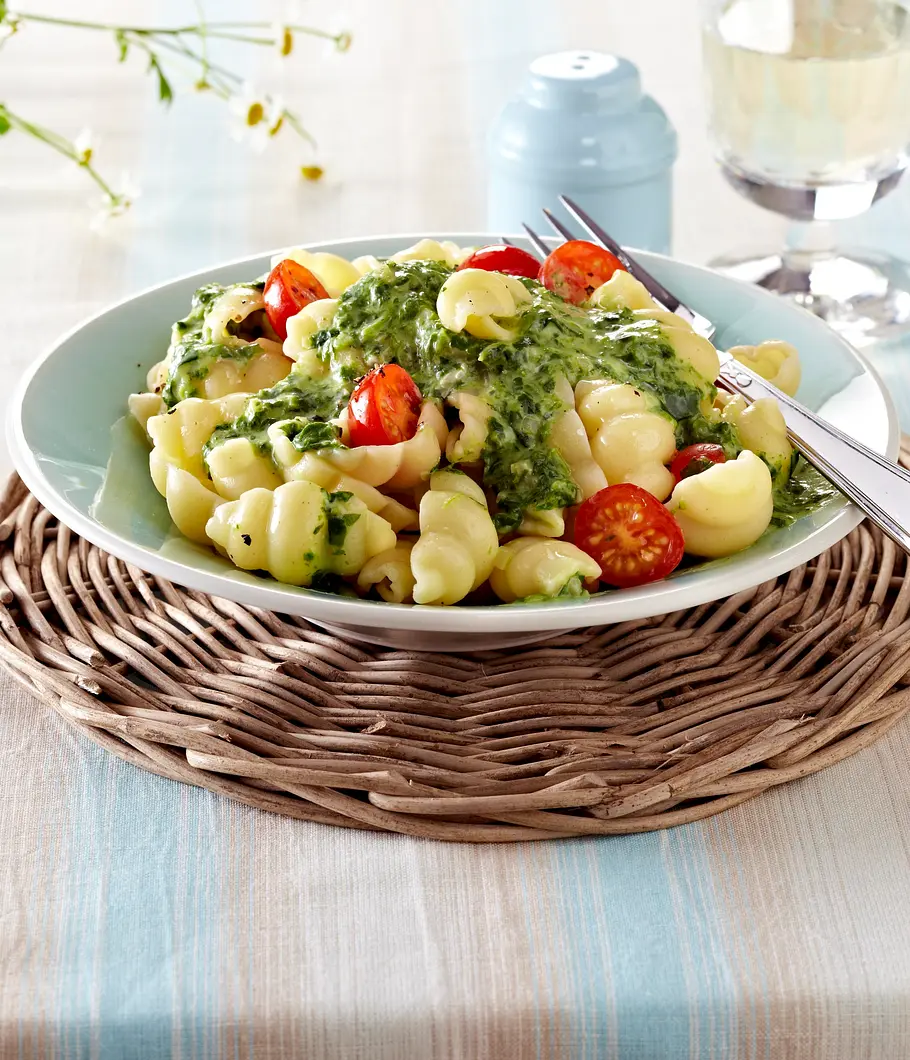 Nudeln mit Spinat-Käse-Soße Rezept Nudeln mit Spinat-Käse-Soße Rezept