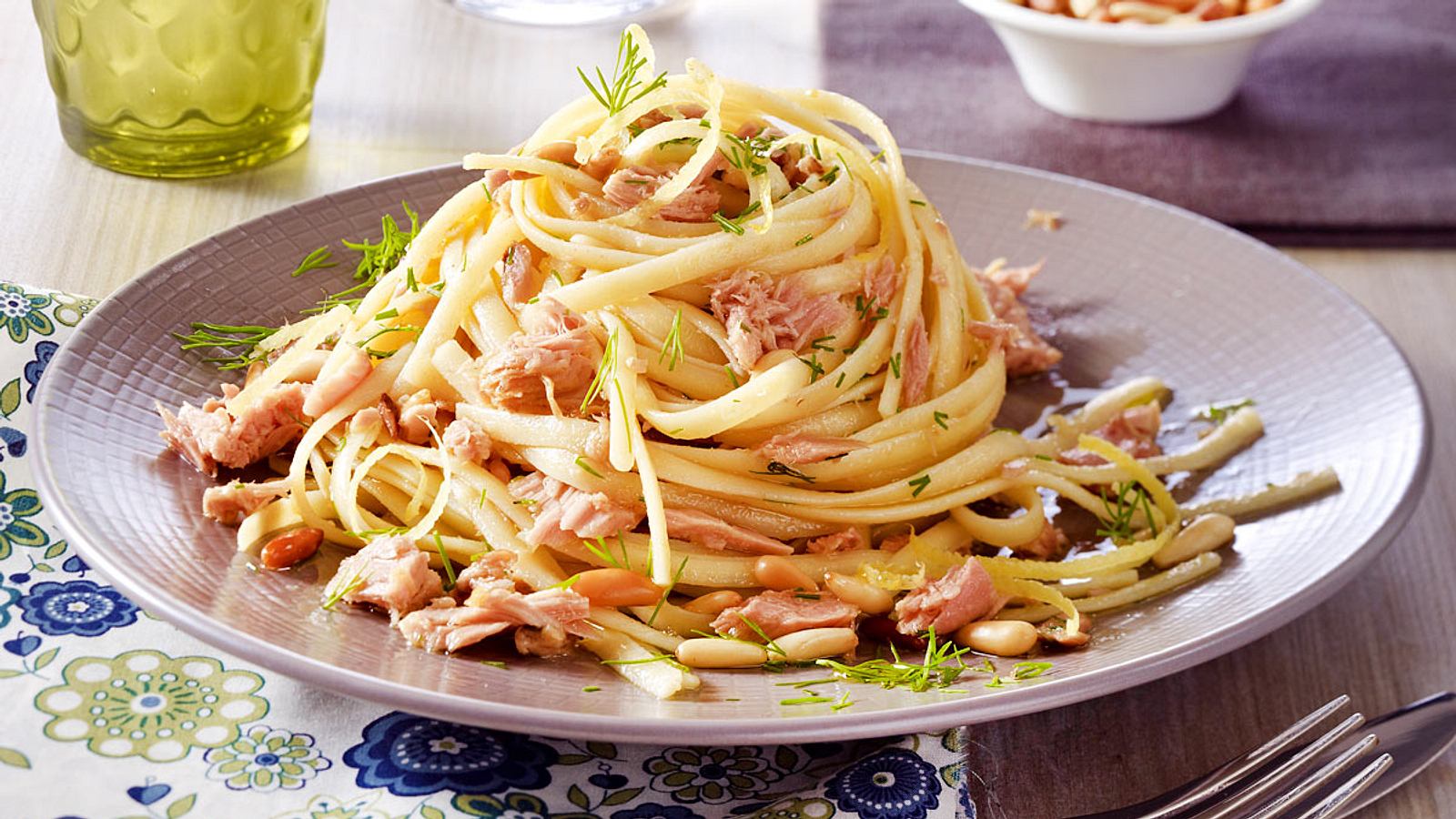 Nudeln mit Thunfisch Rezepte | LECKER