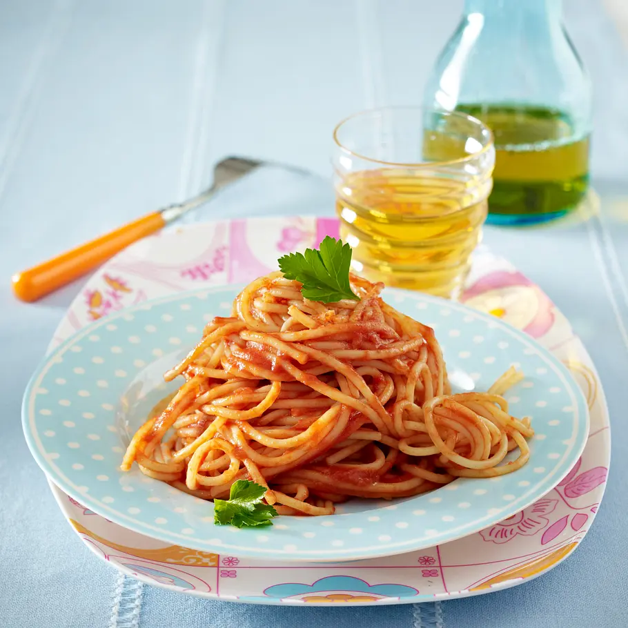 Nudeln mit Tomatensoße Rezept Nudeln mit Tomatensoße Rezept