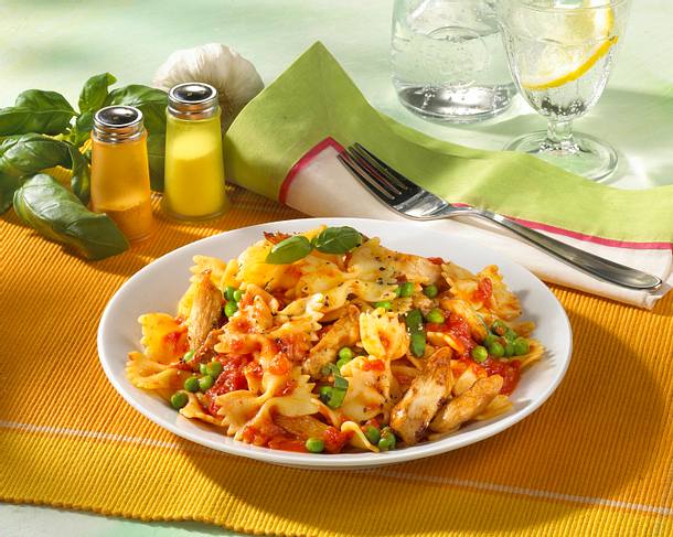 Nudeln mit Tomatensoße Rezept Nudeln mit Tomatensoße Rezept