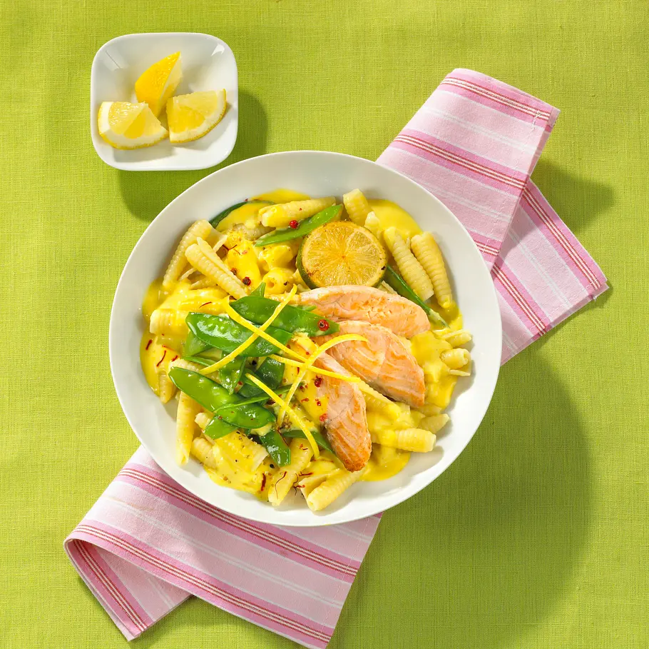 Nudeln mit Zitronensahne und Lachs Rezept