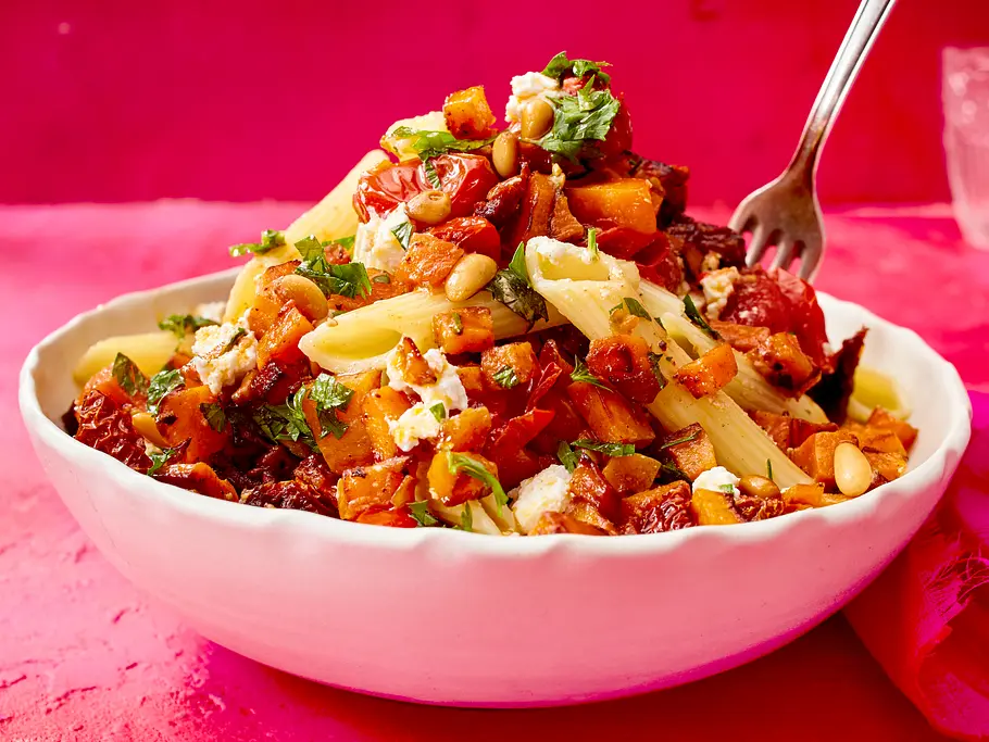 Nudelorgie in Süßkartoffel-Tomaten-Sugo Rezept Nudelorgie in Süßkartoffel-Tomaten-Sugo Rezept