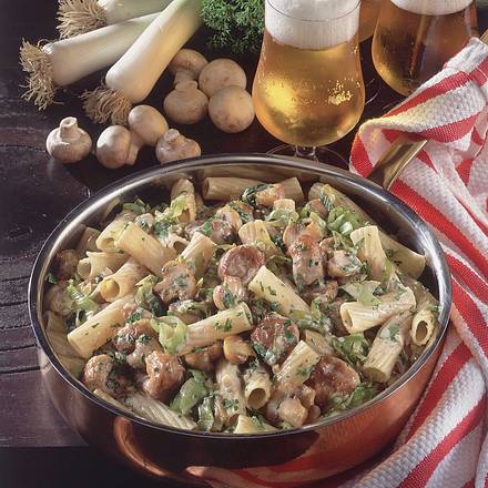 Nudelpfanne mit Bratklößchen Rezept Nudelpfanne mit Bratklößchen Rezept