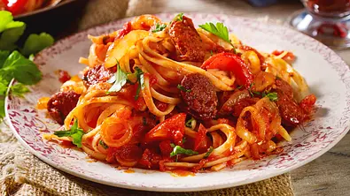 Nudelpfanne mit Chorizo Rezept - Foto: LECKER @ Bauer Media Group
