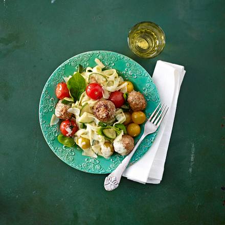 Nudelpfanne mit Hackbällchen Rezept