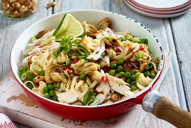 Nudelpfanne mit Hähnchen Rezept Nudelpfanne mit Hähnchen Rezept