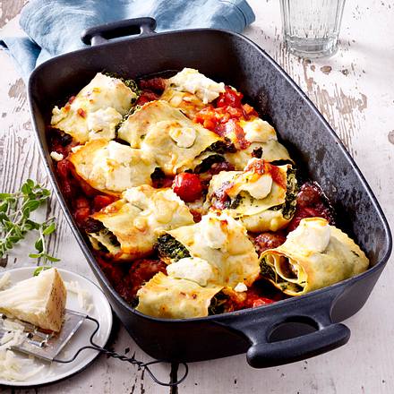Nudelrollen mit Salsicce und Grünkohl Rezept Nudelrollen mit Salsicce und Grünkohl Rezept