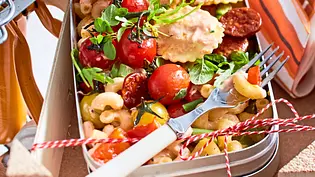 Nudelsalat „Kannste einpacken“ Rezept - Foto: LECKER @ Bauer Media Group Nudelsalat „Kannste einpacken“ Rezept - Foto: LECKER @ Bauer Media Group