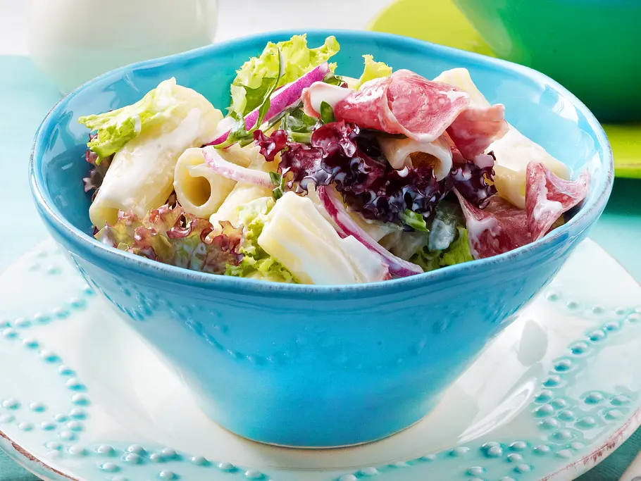 Nudelsalat mit Baguettesalami Rezept