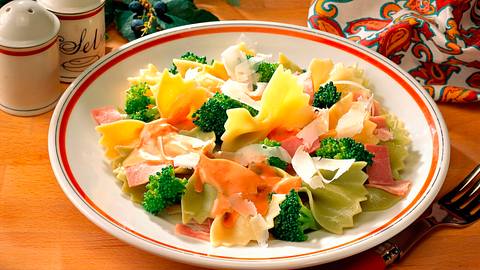 Nudelsalat mit Broccoli Rezept - Foto: Neckermann
