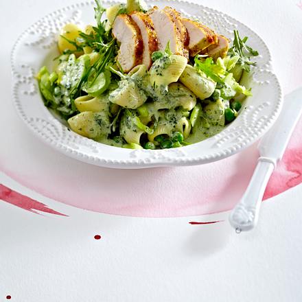 Nudelsalat mit Curryhähnchen und Raukedressing Rezept Nudelsalat mit Curryhähnchen und Raukedressing Rezept