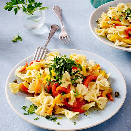 Nudelsalat mit gegrillter Paprika Rezept Nudelsalat mit gegrillter Paprika Rezept