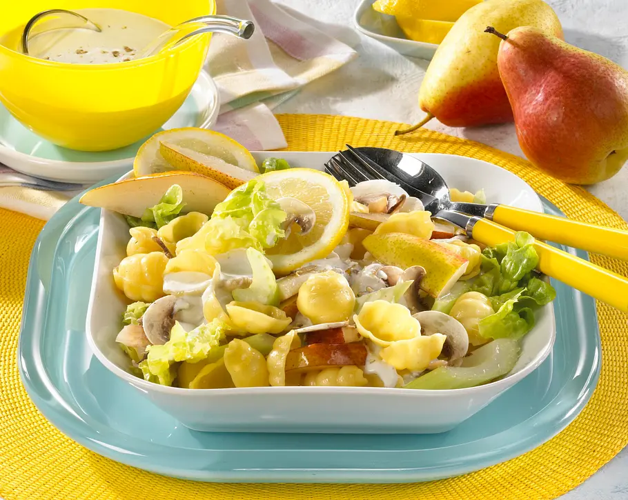 Nudelsalat mit Käsesoße Rezept