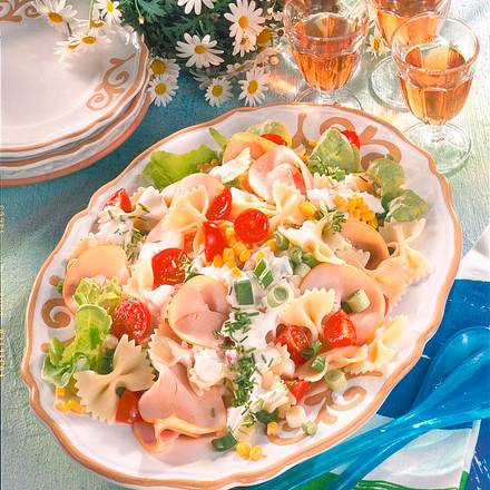 Nudelsalat mit leichter Schmandcreme Rezept Nudelsalat mit leichter Schmandcreme Rezept