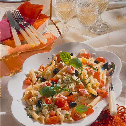 Nudelsalat mit Mortadella Rezept