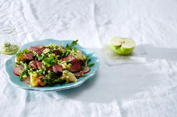 Nudelsalat mit Rumpsteak und Granny-Smith-Pesto Rezept