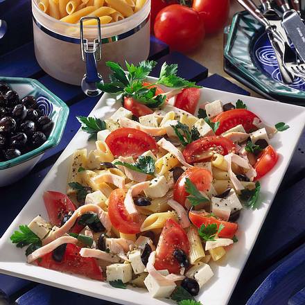 Nudelsalat mit Schinken und Mozzarella Rezept Nudelsalat mit Schinken und Mozzarella Rezept