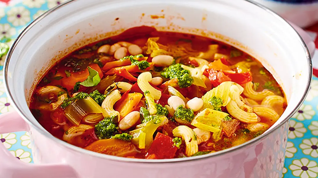Nudelsuppe alla primavera Rezept - Foto: LECKER @ Bauer Media Group Nudelsuppe alla primavera Rezept - Foto: LECKER @ Bauer Media Group