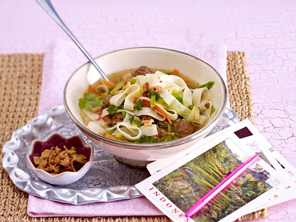 Nudelsuppe mit Hackbällchen Rezept
