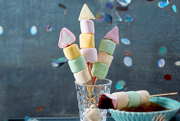 Bunte Marshmallow-Raketen Rezept | LECKER