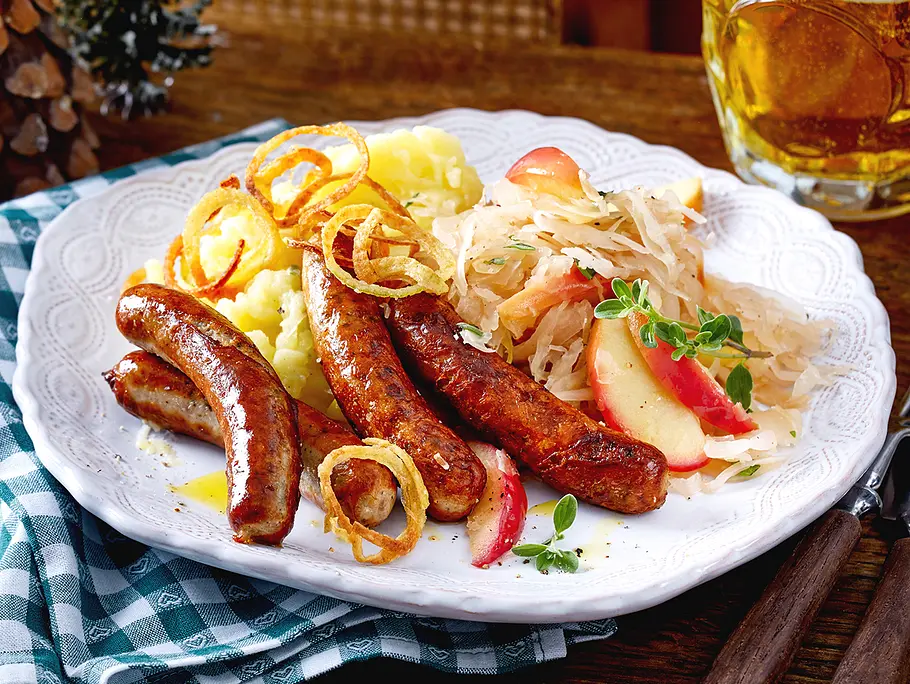Nürnberger Würstchen mit Apfelsauerkraut Rezept Nürnberger Würstchen mit Apfelsauerkraut Rezept