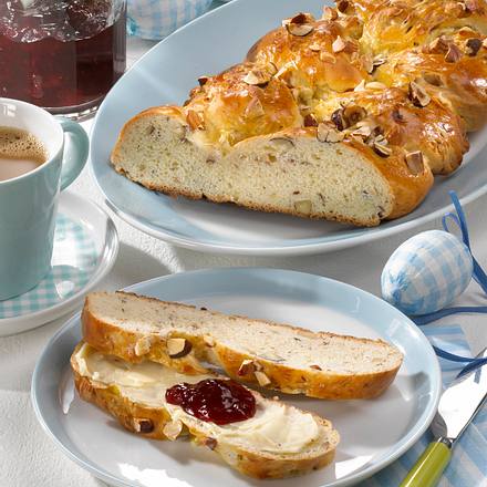 Nuss-Hefezopf Rezept