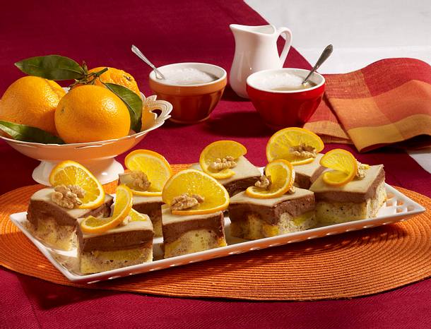 Nuss-Marzipan-Donauwelle mit Orangen Rezept Nuss-Marzipan-Donauwelle mit Orangen Rezept