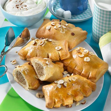 Nuss-Marzipan-Kämme Rezept Nuss-Marzipan-Kämme Rezept