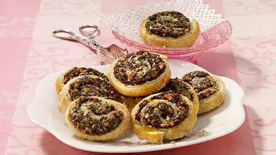 Nuss-Mohn-Schnecken Rezept - Foto: LECKER @ Bauer Media Group