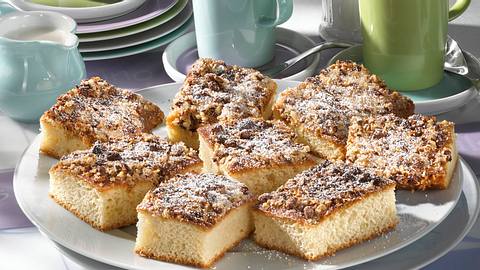 Nuss-Müsli-Kuchen Rezept - Foto: House of Food / Bauer Food Experts KG