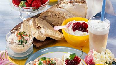 Nussciabatta mit zwei Aufstrichen Rezept - Foto: LECKER @ Bauer Media Group