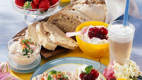 Nussciabatta mit zwei Aufstrichen Rezept - Foto: Maass