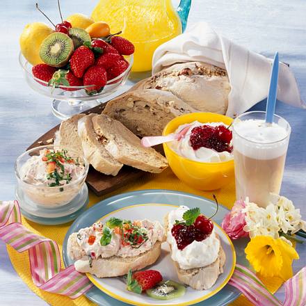 Nussciabatta mit zwei Aufstrichen Rezept