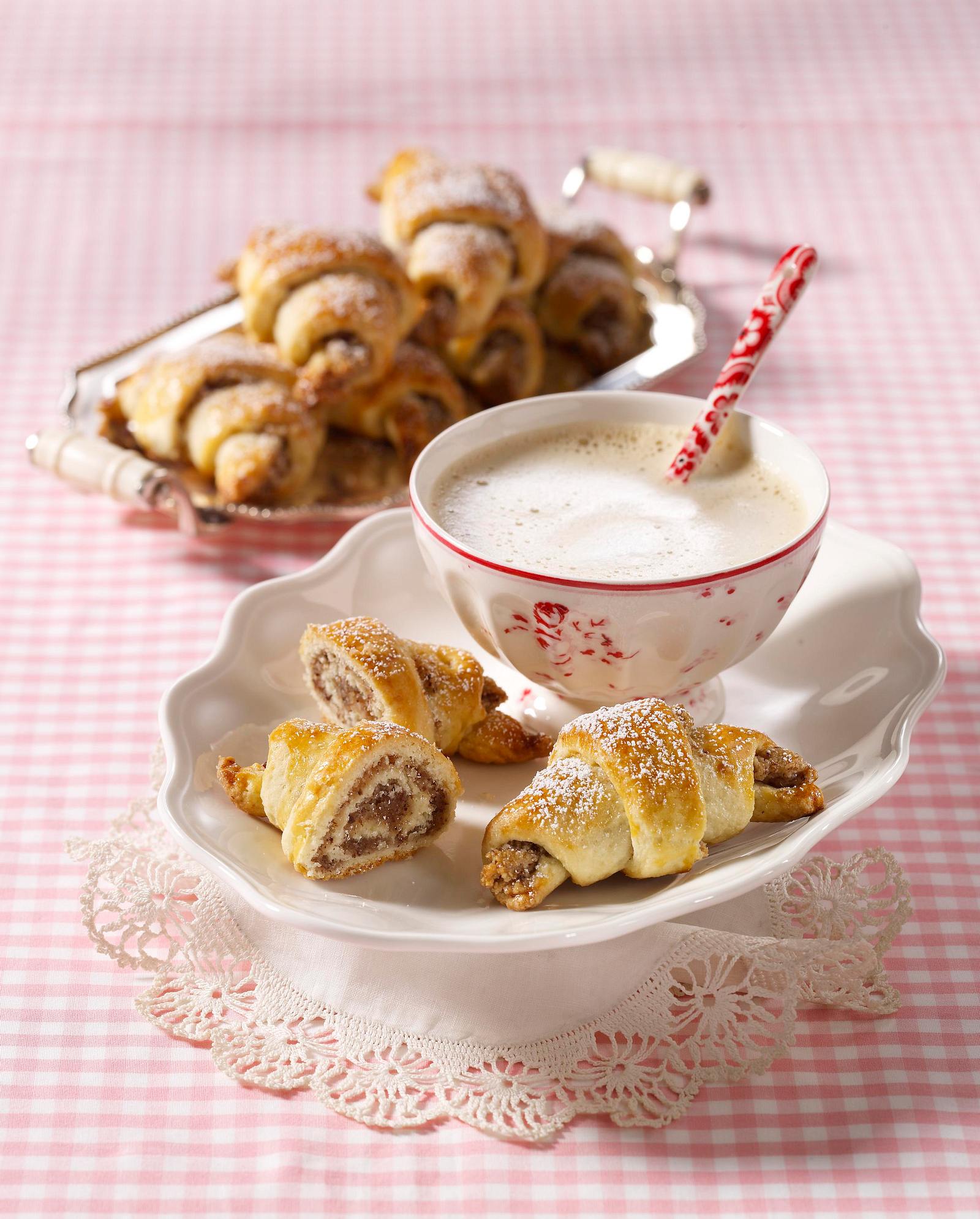Nusskipferl Rezept | LECKER