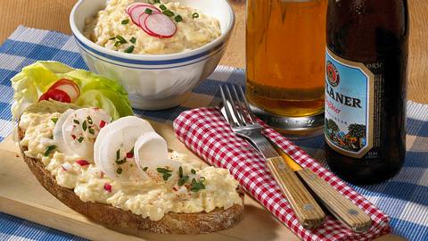 Obatzter mit Landbrot Rezept - Foto: House of Food / Bauer Food Experts KG