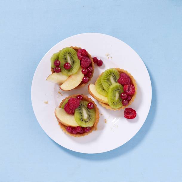 Obst-Biskuitschnitte Rezept Obst-Biskuitschnitte Rezept