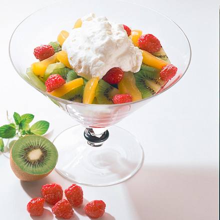 Obstbecher mit Sahne Rezept