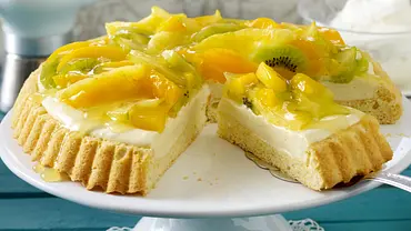 Obstboden mit Mandel-Schoko-Creme und exotischen Früchten Rezept - Foto: LECKER @ Bauer Media Group Obstboden mit Mandel-Schoko-Creme und exotischen Früchten Rezept - Foto: LECKER @ Bauer Media Group