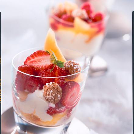 Obstsalat mit Aprikosenquark Rezept