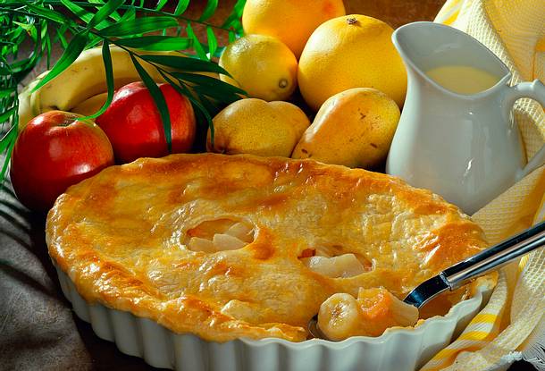 Obstsalat mit Blätterteighaube Rezept Obstsalat mit Blätterteighaube Rezept