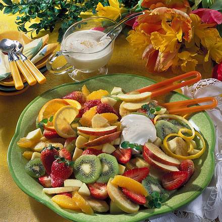 Obstsalat mit Eierlikör-Sahne Rezept Obstsalat mit Eierlikör-Sahne Rezept