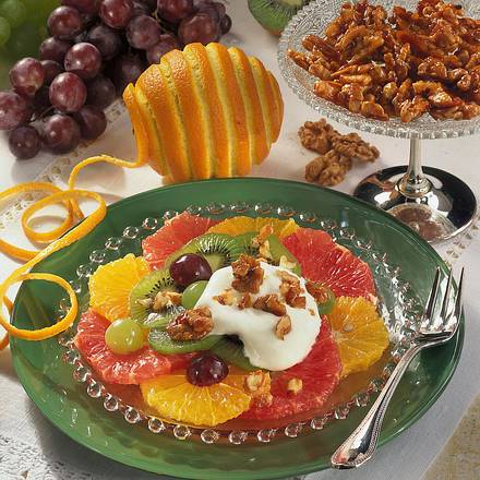 Obstsalat mit Nußkrokant Rezept