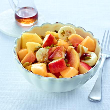 Obstsalat mit Pistazienkernen und Ahornsirup Rezept Obstsalat mit Pistazienkernen und Ahornsirup Rezept