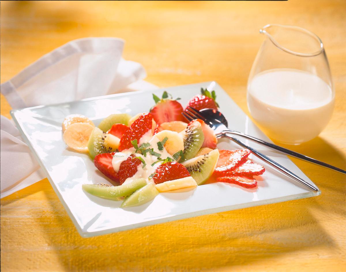 Obstsalat mit Vanille-Sahnesoße Rezept