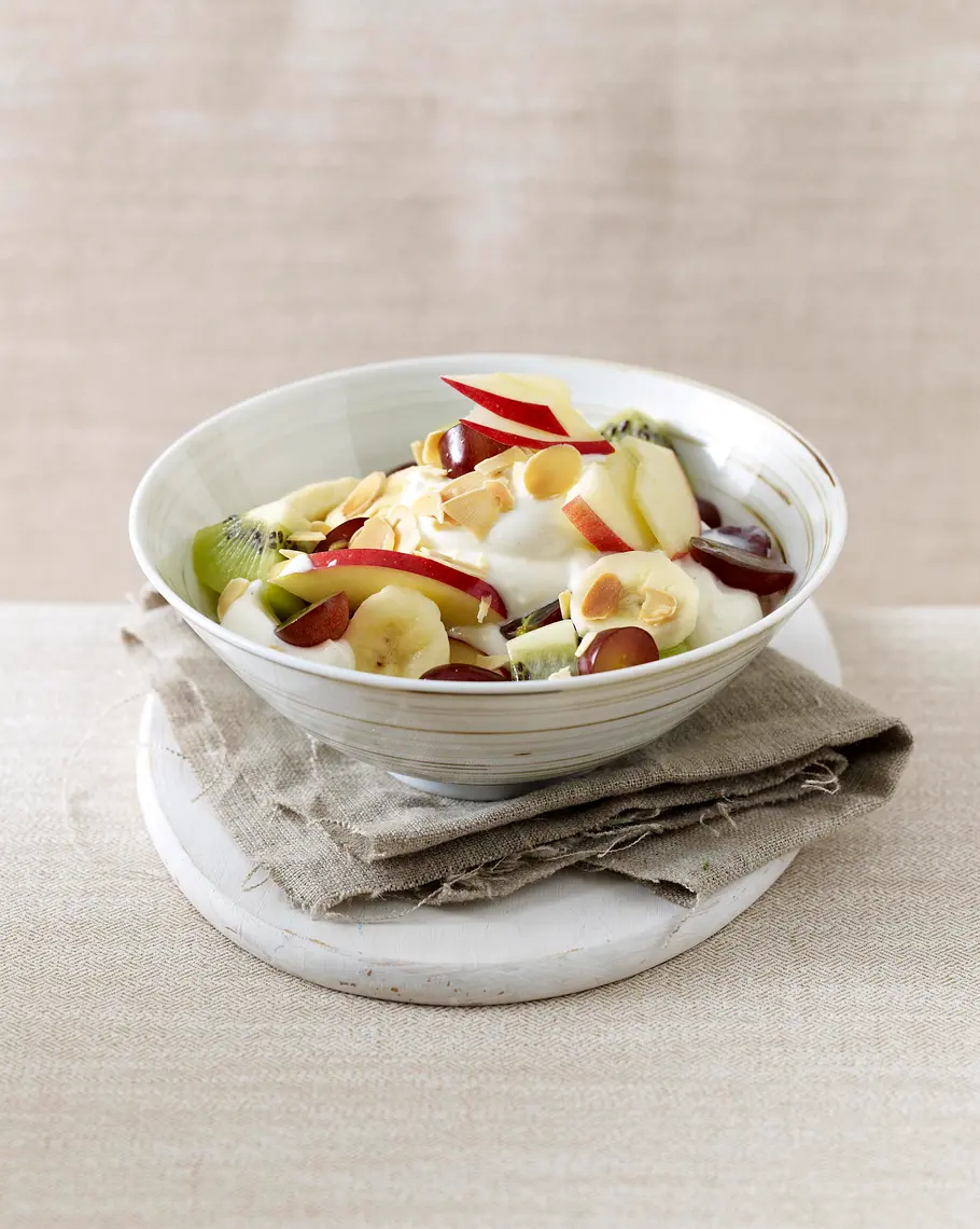 Obstsalat mit Vanillequark und Mandeln Rezept Obstsalat mit Vanillequark und Mandeln Rezept