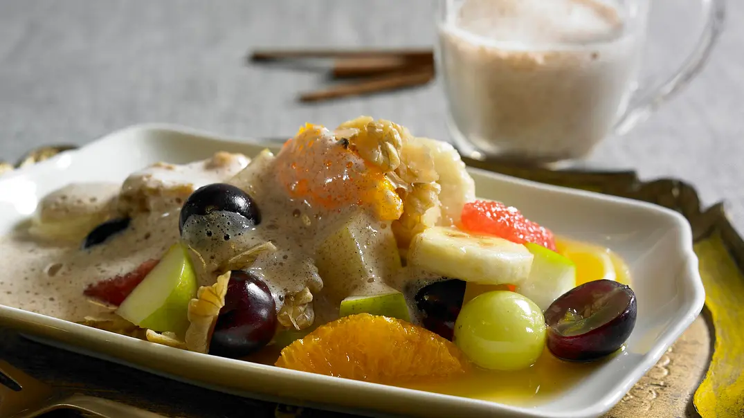 Obstsalat mit Zimt-Zabaione Rezept - Foto: LECKER @ Bauer Media Group Obstsalat mit Zimt-Zabaione Rezept - Foto: LECKER @ Bauer Media Group