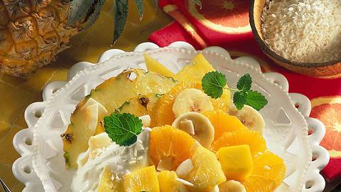 Obstsalat zu Kokos-Joghurt Rezept - Foto: House of Food / Bauer Food Experts KG