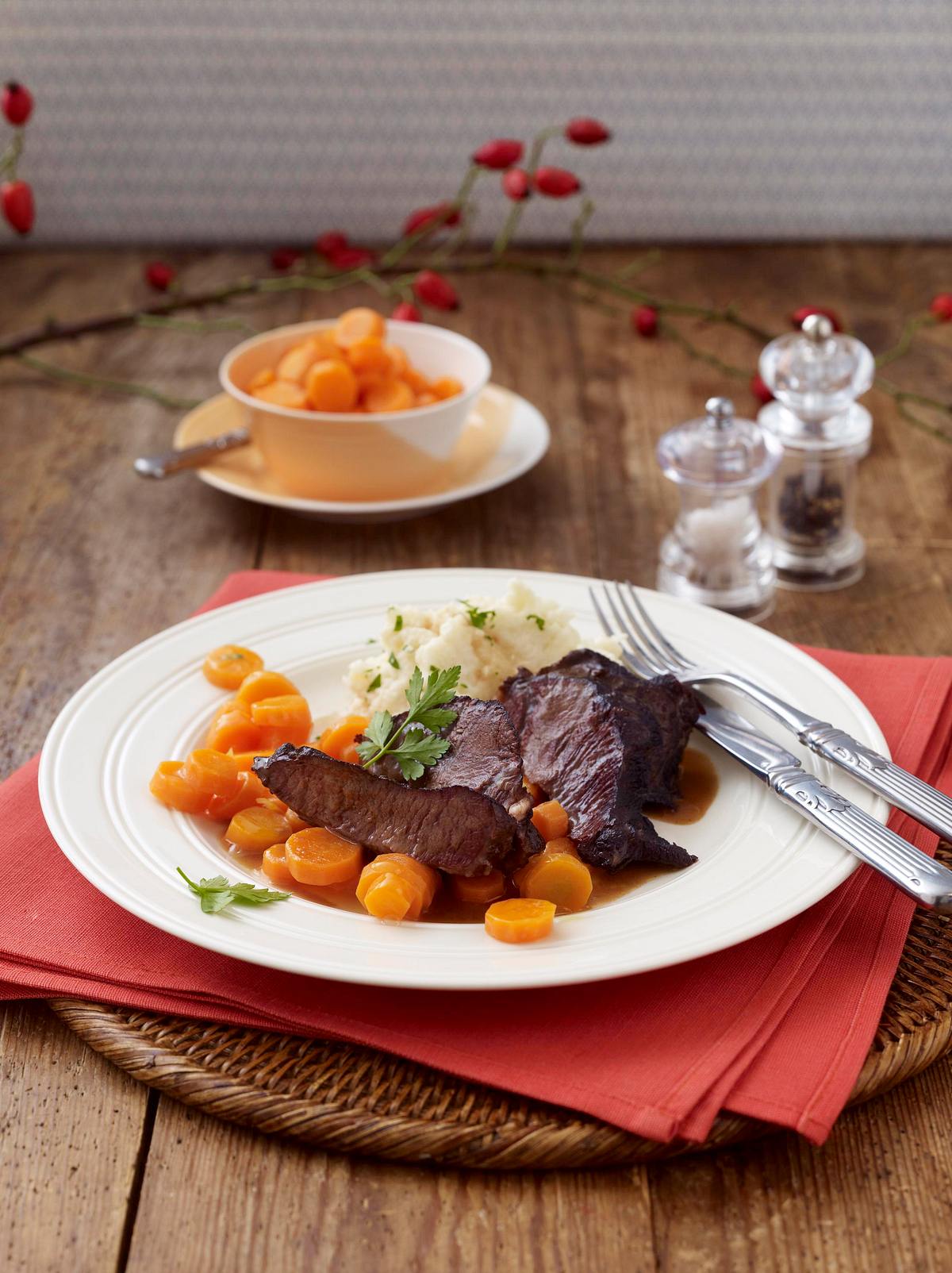 Ochsenbäckchen mit glasierten Möhren und Selleriepüree Rezept