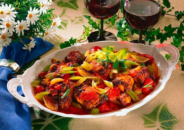 Ochsenschwanzragout mit Salbei und Parmesan Rezept Ochsenschwanzragout mit Salbei und Parmesan Rezept