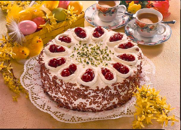 Österliche Schwarzwälder- Kirschtorte Rezept Österliche Schwarzwälder- Kirschtorte Rezept